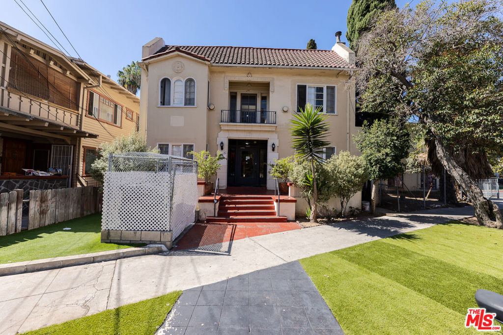1420 Alvarado Terrace - Photo 9
