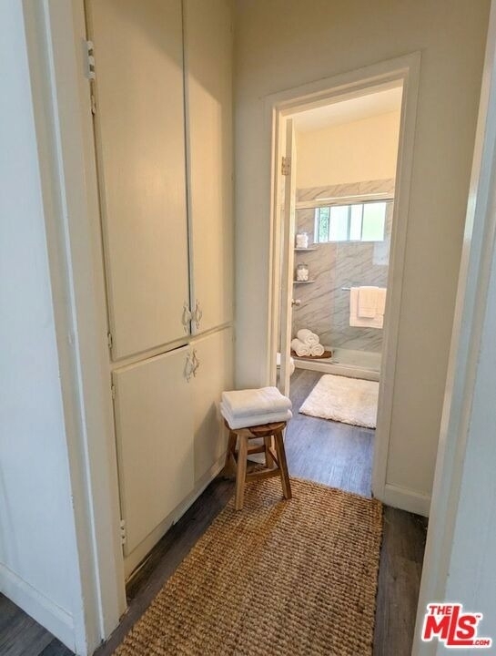 1833 S St Andrews Place - Photo 4