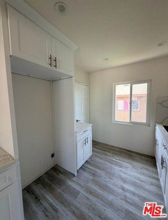 10218 Darby Avenue - Photo 6