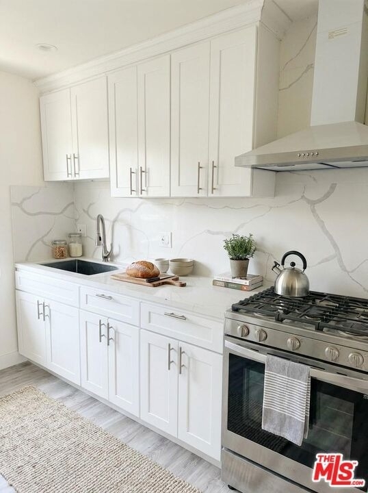 10218 Darby Avenue - Photo 1
