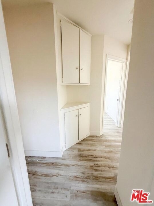 10218 Darby Avenue - Photo 8