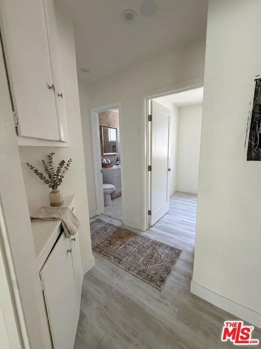 10218 Darby Avenue - Photo 3