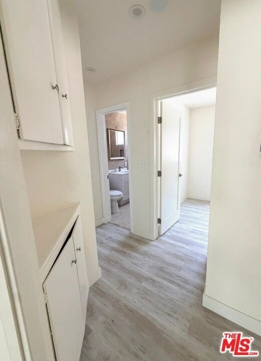 10218 Darby Avenue - Photo 4