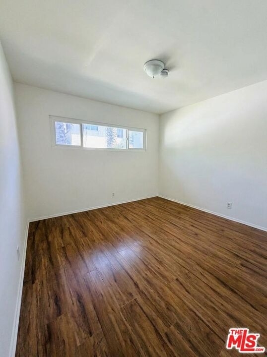 10218 Darby Avenue - Photo 7