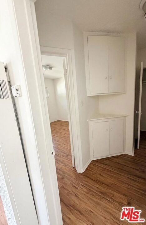 10218 Darby Avenue - Photo 9
