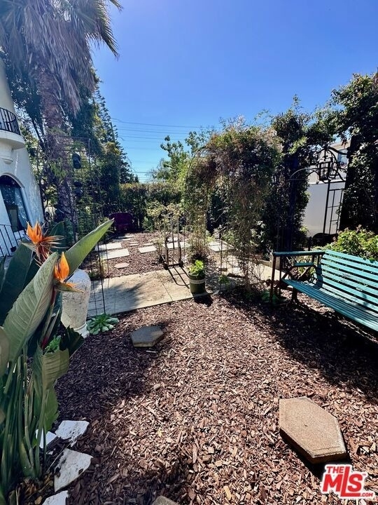 1360 Masselin Avenue - Photo 10