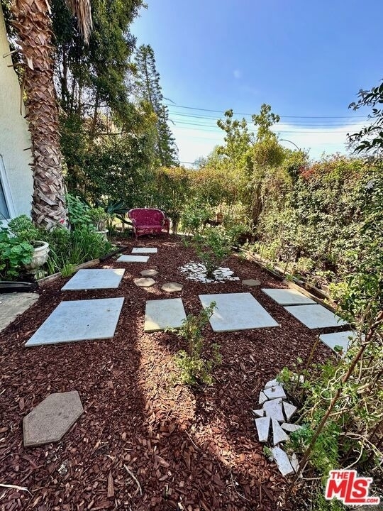 1360 Masselin Avenue - Photo 9