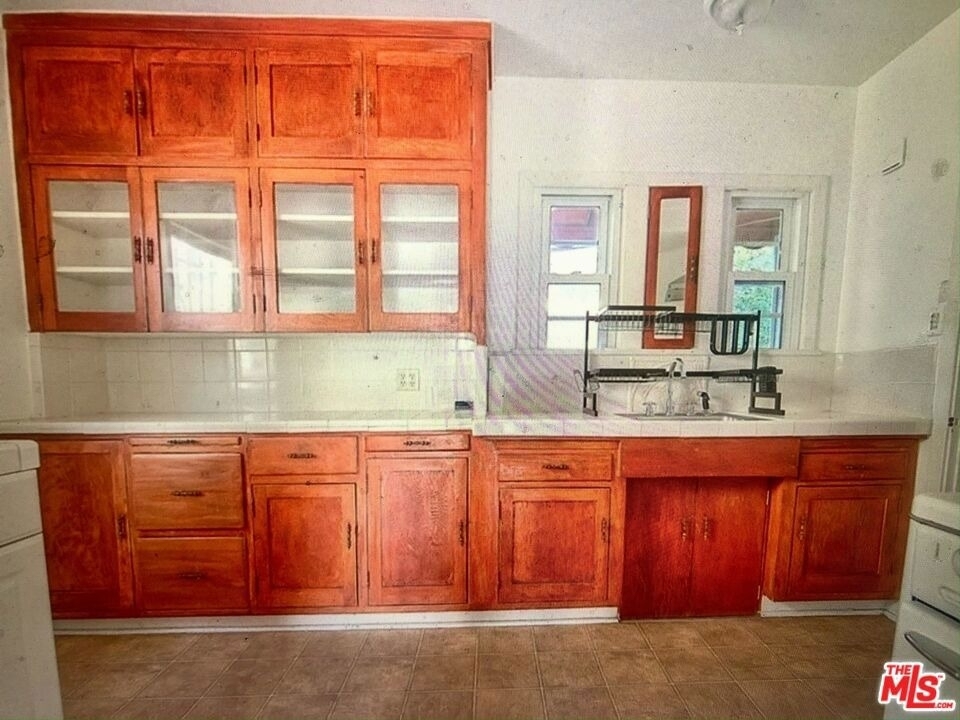 1360 Masselin Avenue - Photo 3