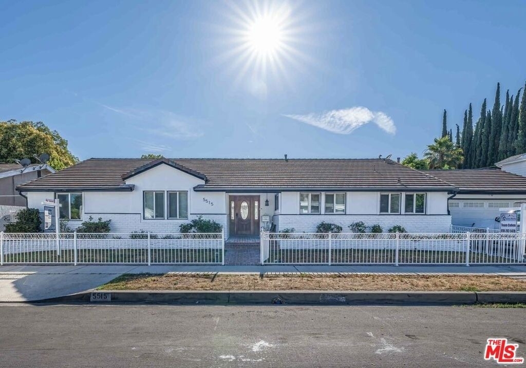 5515 Longridge Avenue - Photo 1