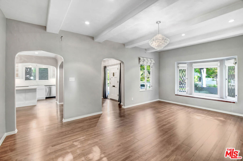 11553 Otsego Street - Photo 5