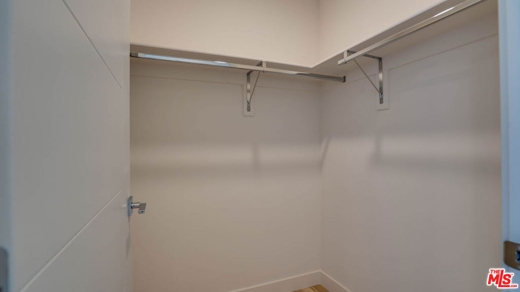 1540 S Hayworth Avenue - Photo 11