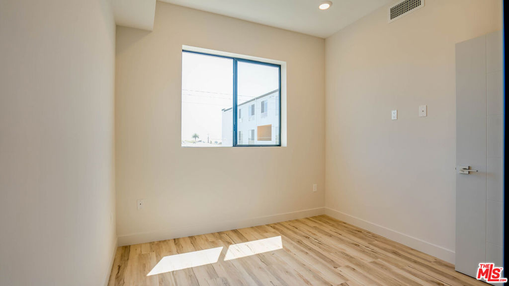 1540 S Hayworth Avenue - Photo 7
