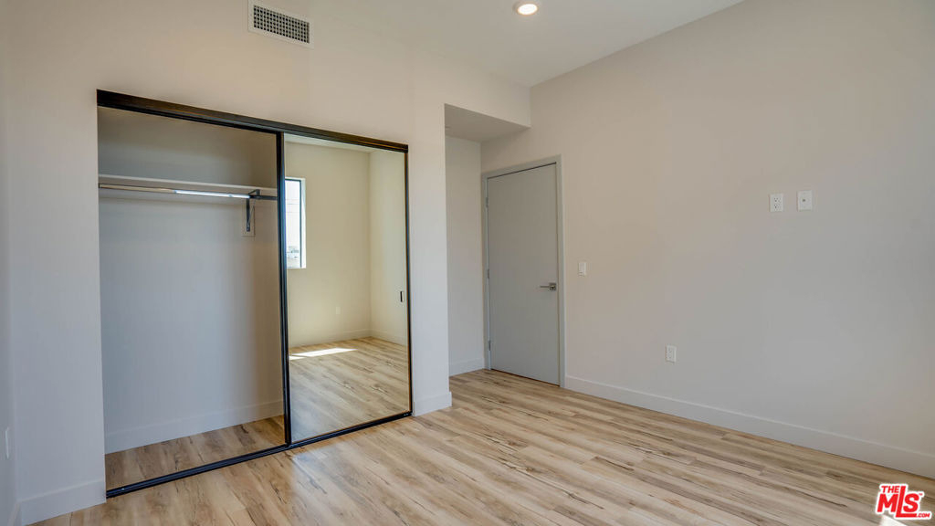 1540 S Hayworth Avenue - Photo 15
