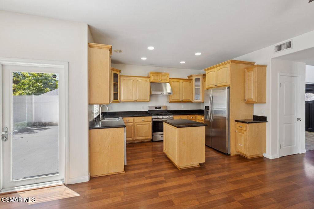 526 Houston Drive - Photo 8