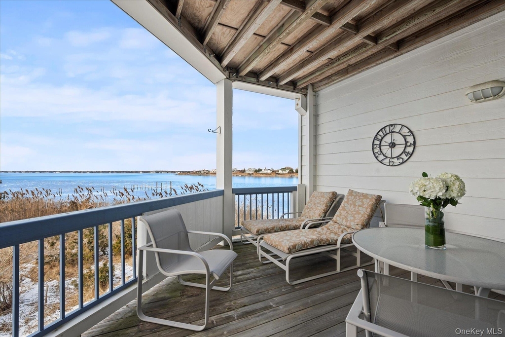 260 Dune Road - Photo 2