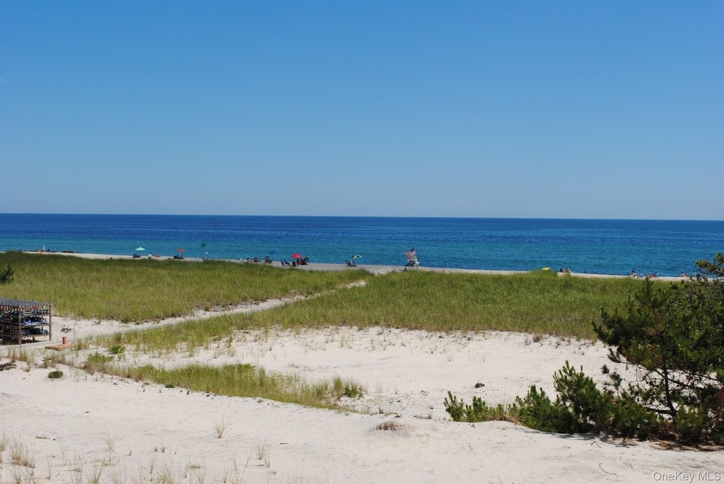 260 Dune Road - Photo 3