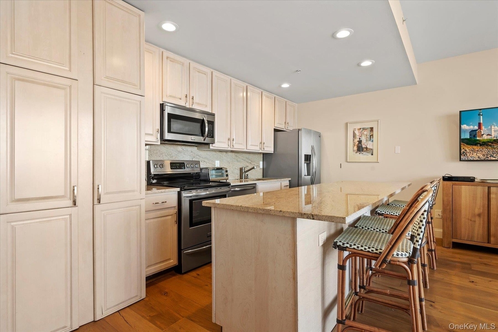 260 Dune Road - Photo 10