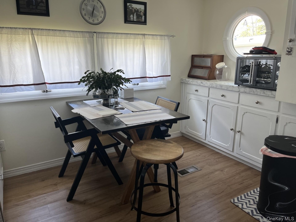 525 Riverleigh Avenue - Photo 3