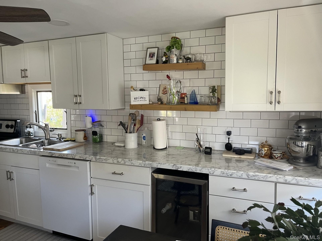 525 Riverleigh Avenue - Photo 2