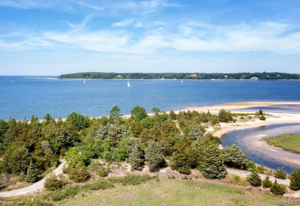 224 Centre Island Road - Photo 0