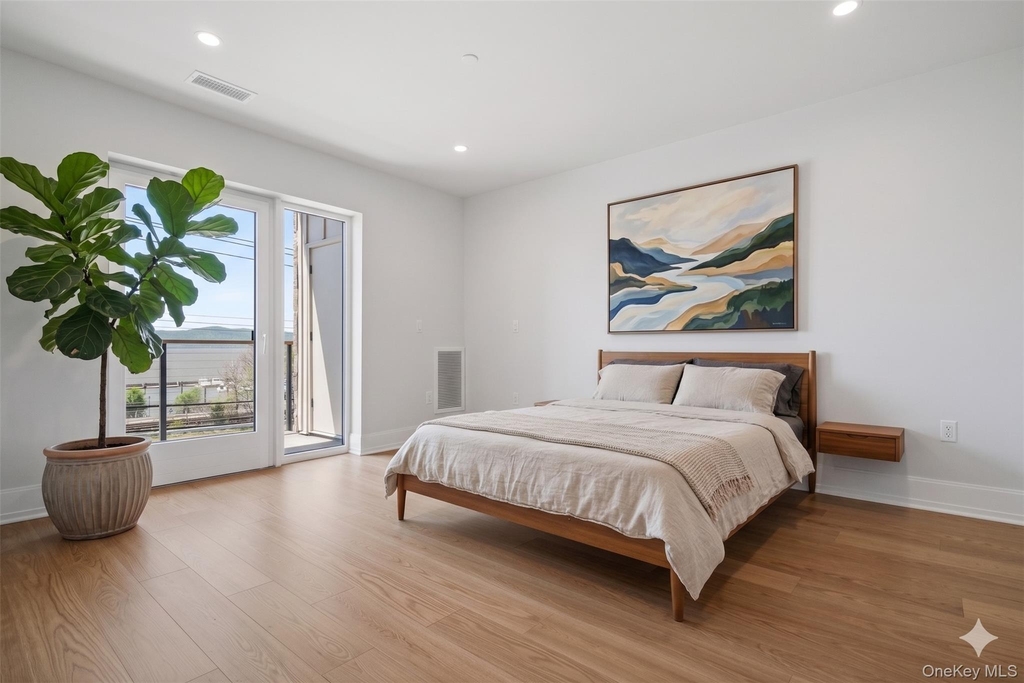 25 South Riverside Avenue - Photo 6