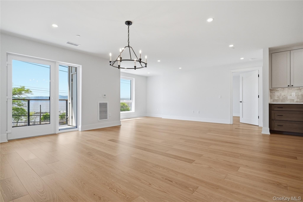25 South Riverside Avenue - Photo 5