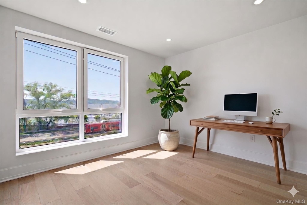 25 South Riverside Avenue - Photo 9