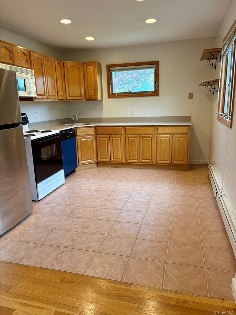 28 Rocco Drive - Photo 3