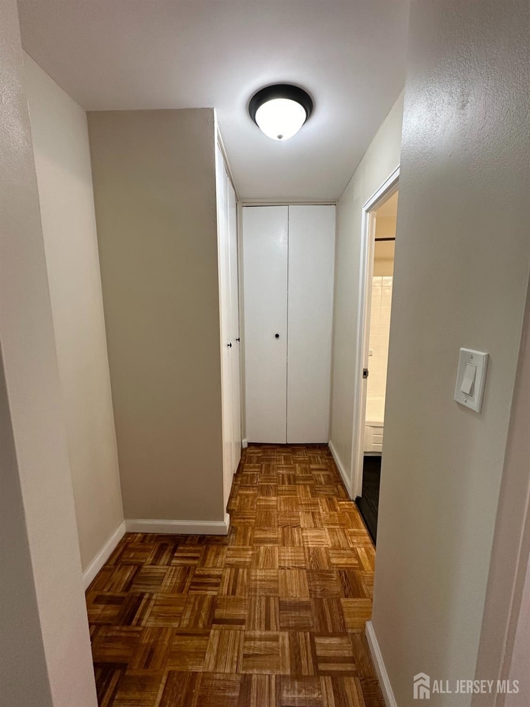 123 S Adelaide Avenue - Photo 8