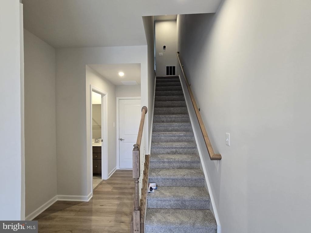 4928 Dunhaven Drive - Photo 2