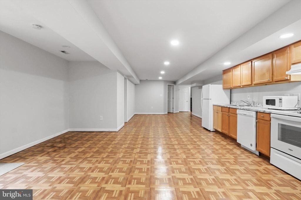 13719 Laurianne Terrace - Photo 3