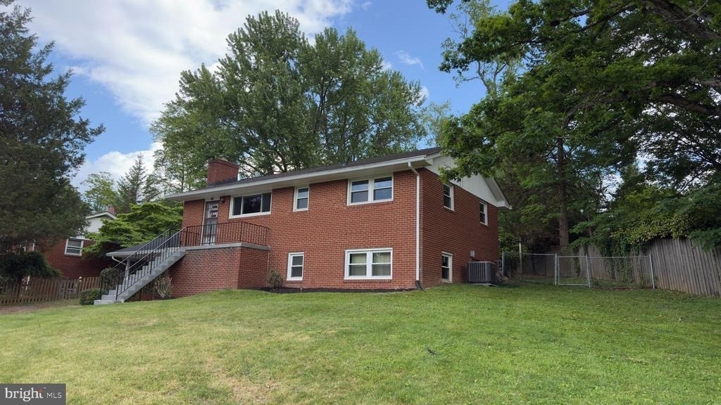 556 Orchard Street Nw - Photo 0