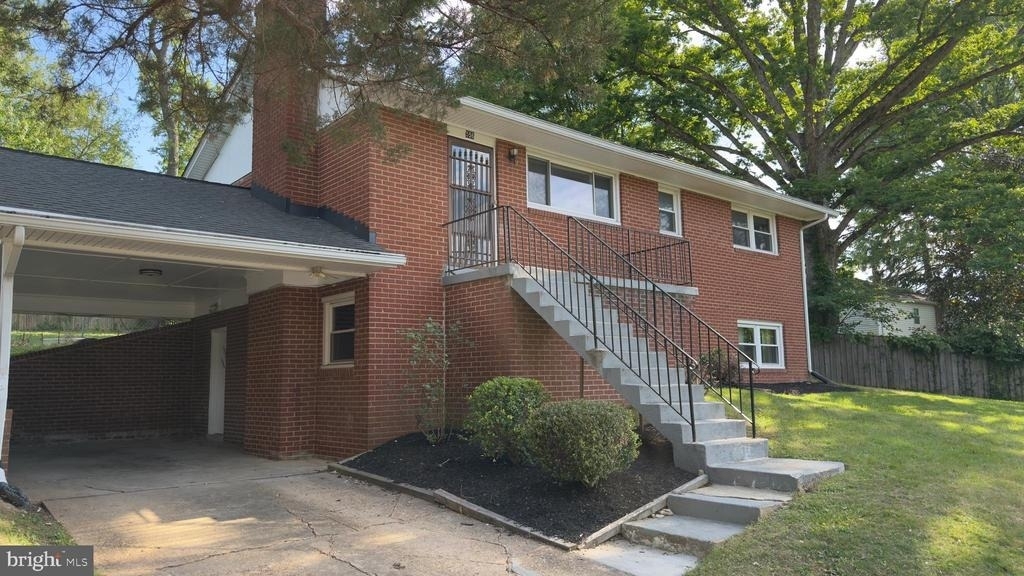 556 Orchard Street Nw - Photo 1