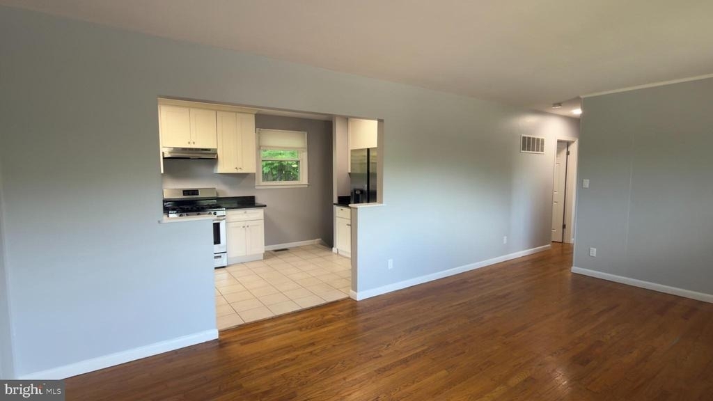556 Orchard Street Nw - Photo 4