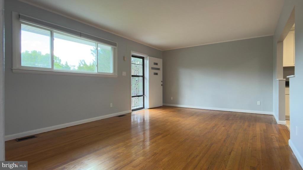 556 Orchard Street Nw - Photo 2