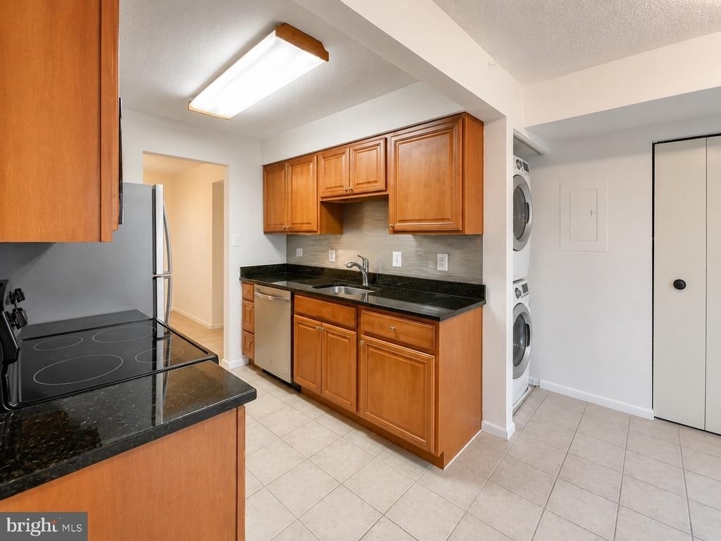10204 Bushman Drive - Photo 3