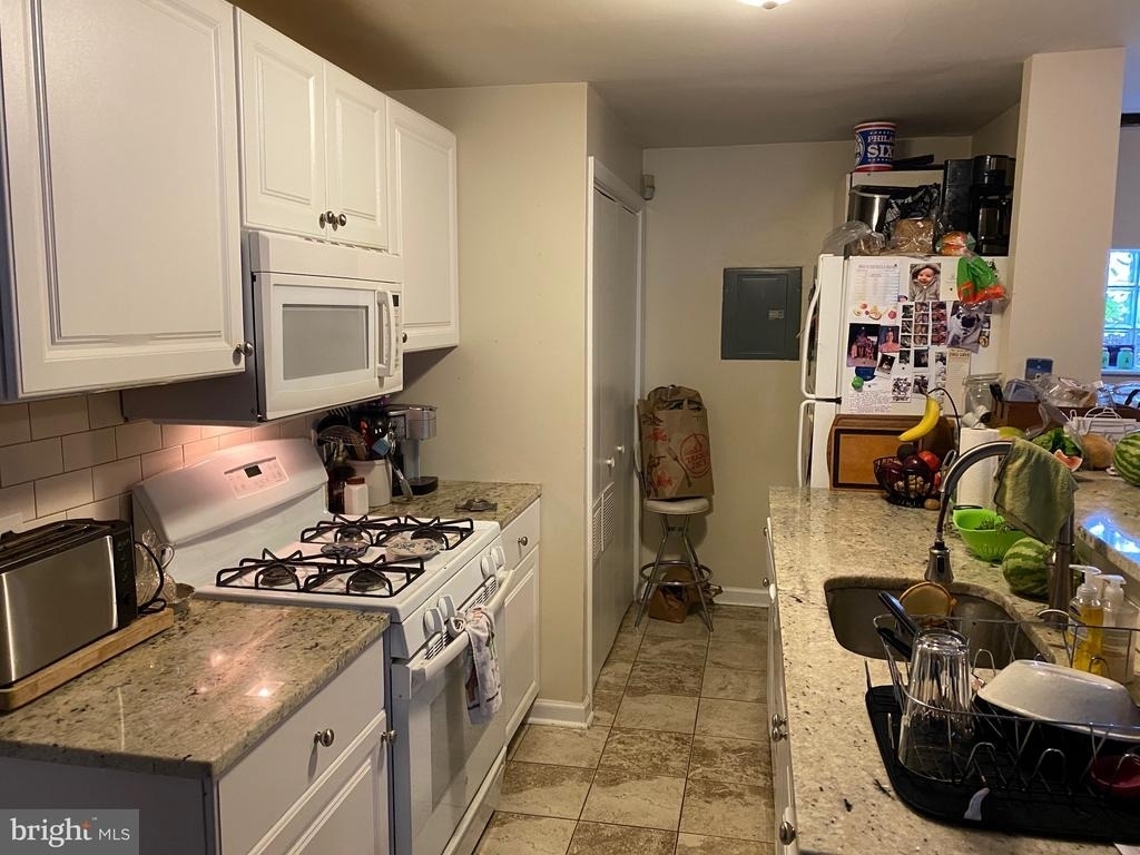 443 Fairmount Avenue - Photo 2