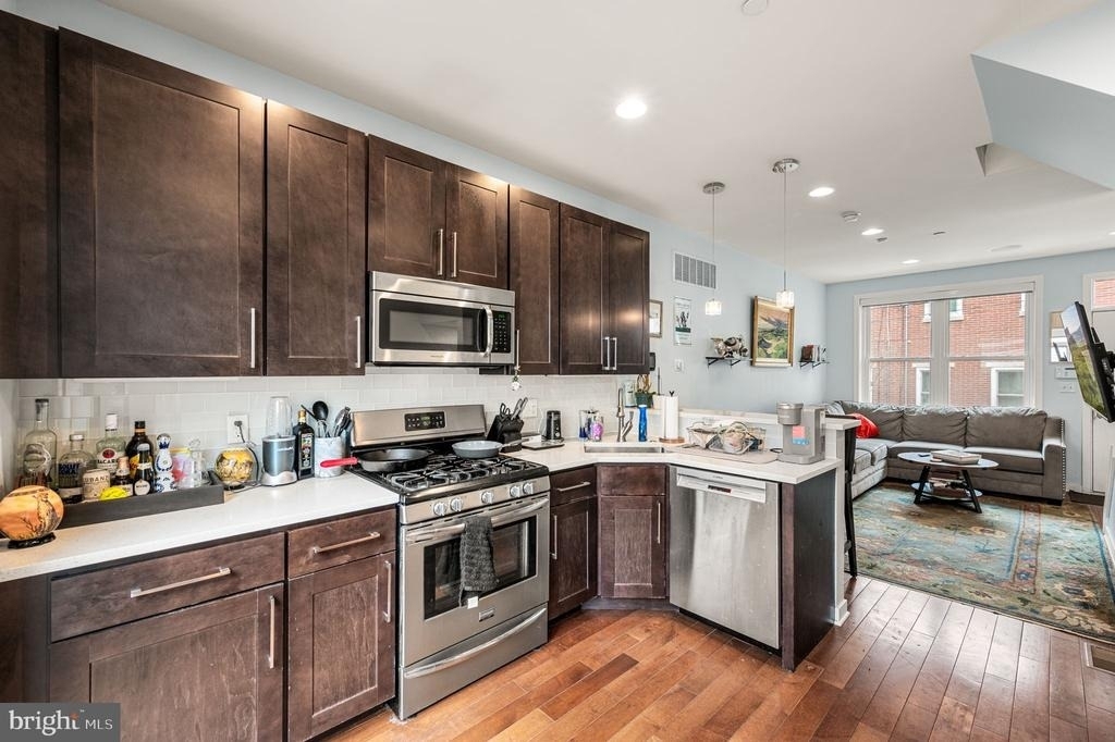 1014 S Bouvier Street - Photo 6