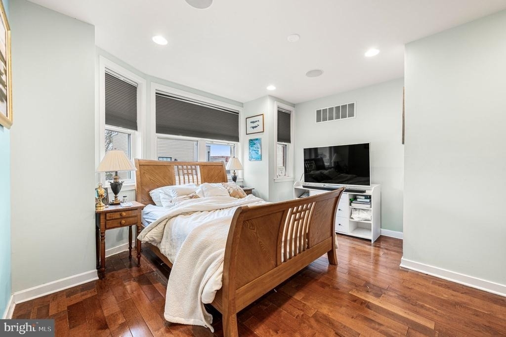 1014 S Bouvier Street - Photo 11