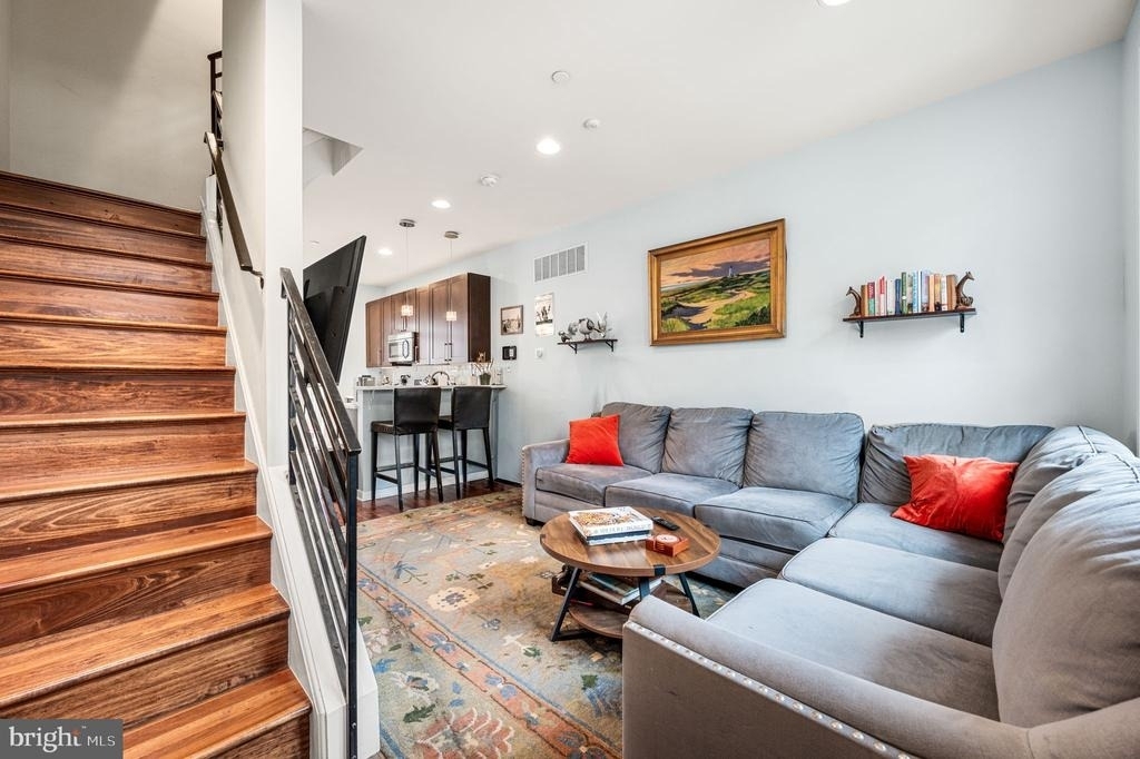 1014 S Bouvier Street - Photo 2