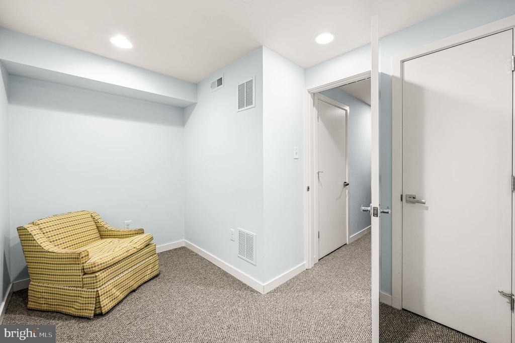 1014 S Bouvier Street - Photo 26