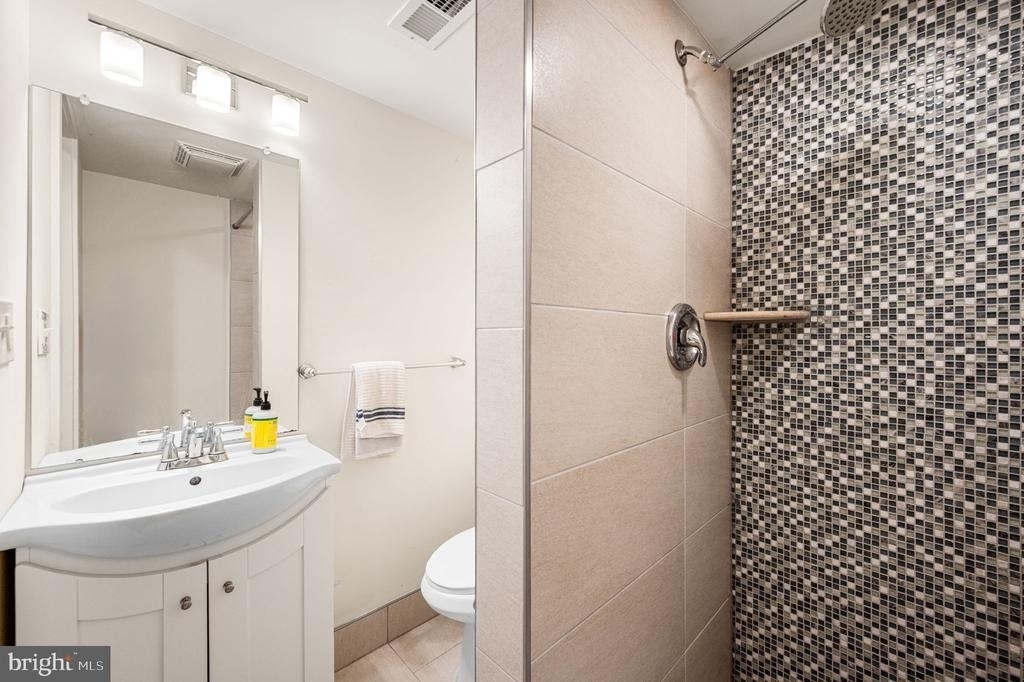 1014 S Bouvier Street - Photo 9