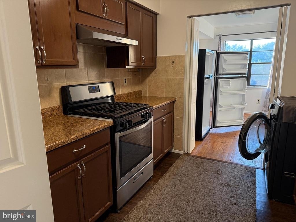 1823 Old Stone Mill Drive - Photo 3