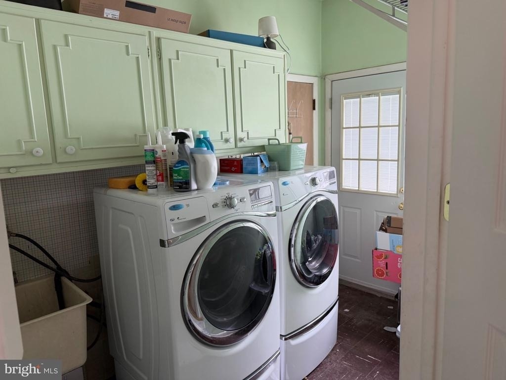 321 Surrey Road - Photo 5