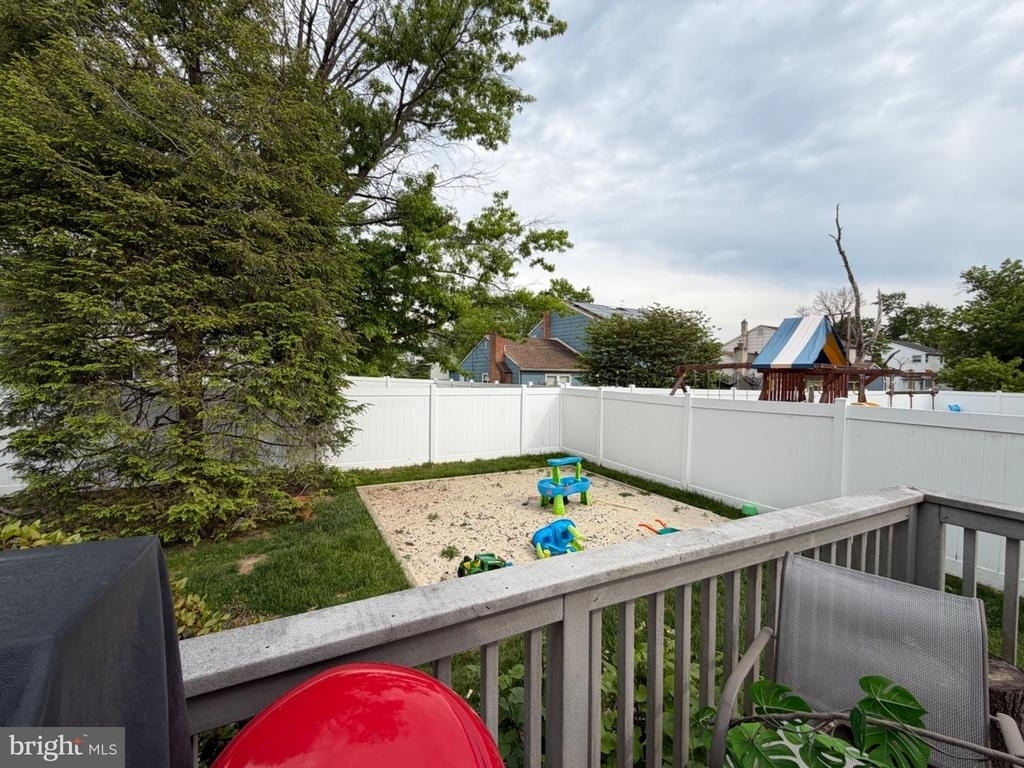 321 Surrey Road - Photo 8