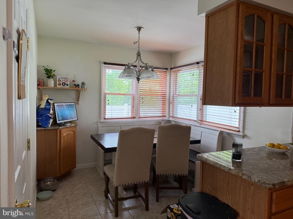 321 Surrey Road - Photo 4