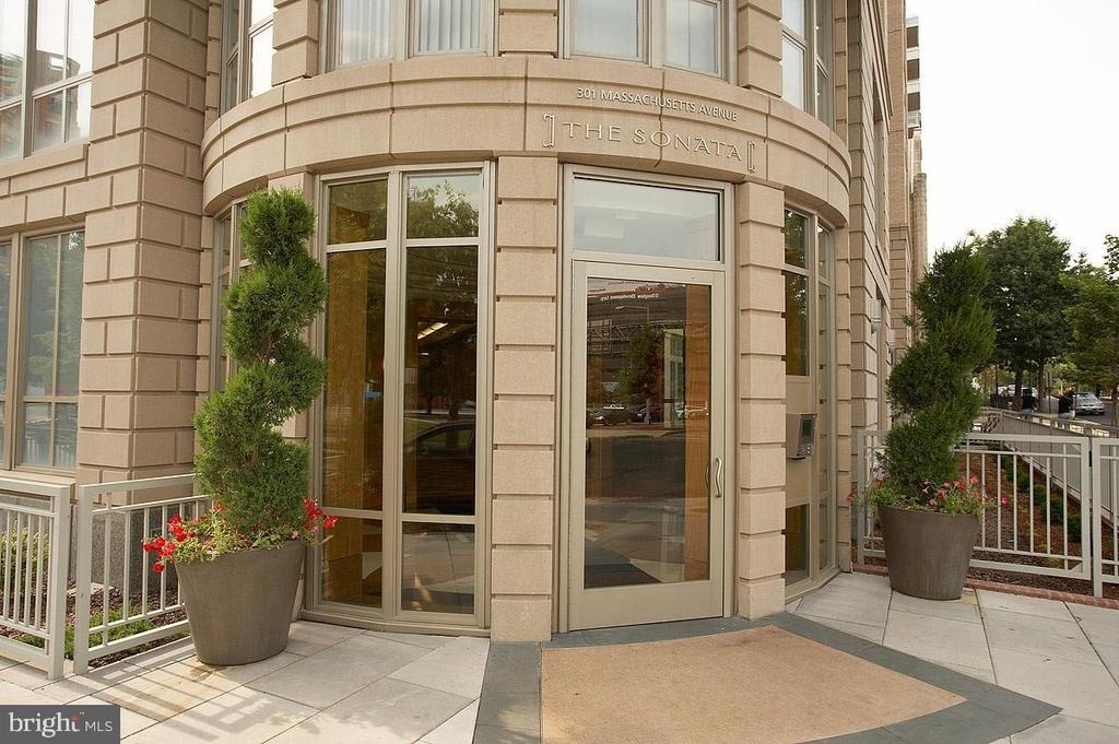 301 Massachusetts Avenue Nw - Photo 0