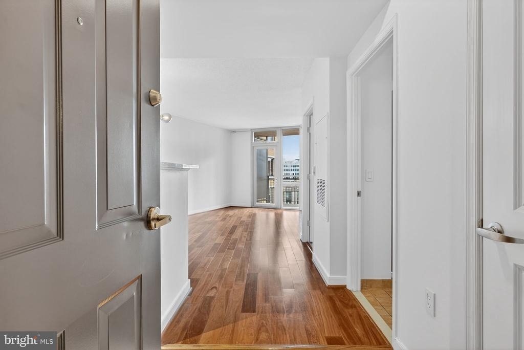 555 Massachusetts Avenue Nw - Photo 2
