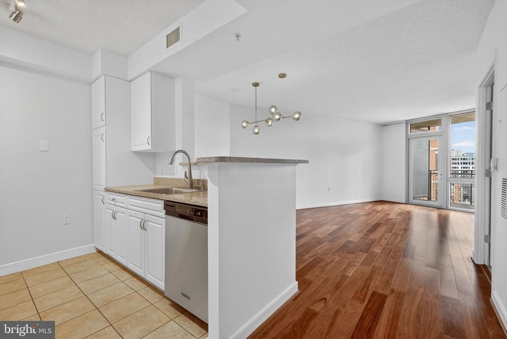 555 Massachusetts Avenue Nw - Photo 3