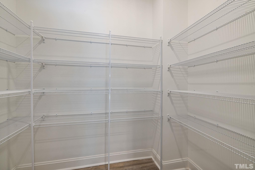 335 E Pine Avenue - Photo 8